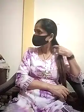 Snapshot of priyancyfun chatting on March 5, 2025, 2:01 pm priyancyfun online show from March 5, 2025, 2:01 pm