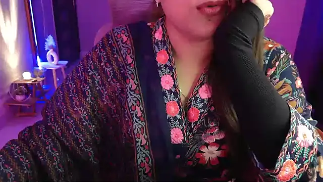 Snapshot of Mitikaa chatting on October 10, 2025, 2:29 pm Mitikaa online show from October 10, 2025, 2:29 pm