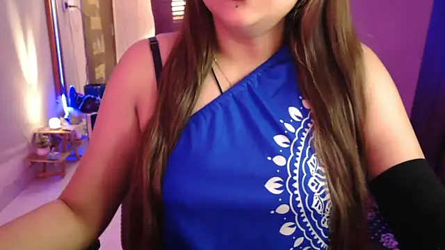 Snapshot of Mitikaa chatting on February 16, 2026, 1:32 pm Mitikaa online show from February 16, 2026, 1:32 pm