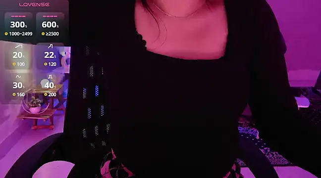 Snapshot of Mitikaa chatting on March 9, 2025, 1:37 pm Mitikaa online show from March 9, 2025, 1:37 pm
