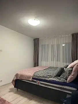 NNNoire online show from December 19, 2025, 5:32 am