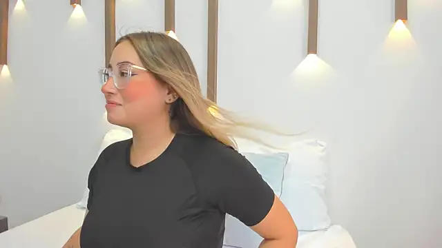 Snapshot of antonella_cutie_ chatting on February 21, 2025, 1:33 pm antonella cutie online show from February 21, 2025, 1:33 pm