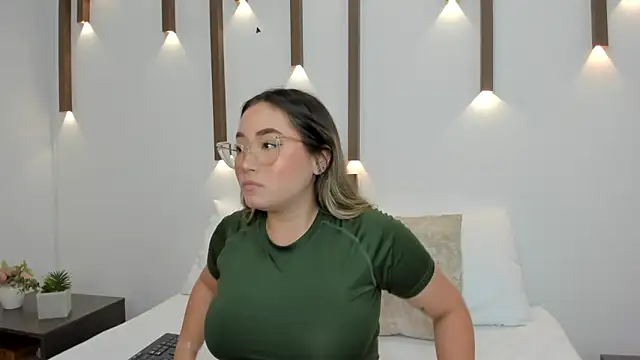 Snapshot of antonella_cutie_ chatting on January 31, 2025, 11:56 am antonella cutie online show from January 31, 2025, 11:56 am