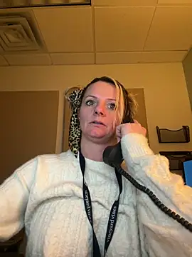 Snapshot of kittiekatieyogi chatting on February 28, 2025, 6:09 pm kittiekatieyogi online show from February 28, 2025, 6:09 pm