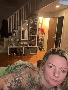 Snapshot of kittiekatieyogi chatting on February 10, 2025, 3:35 am kittiekatieyogi online show from February 10, 2025, 3:35 am