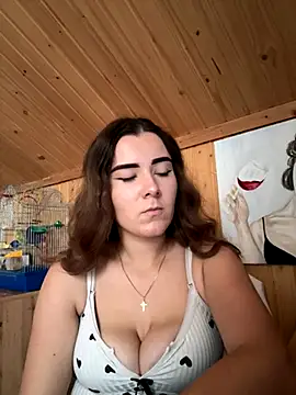 Snapshot of mewKate chatting on November 3, 2025, 1:58 pm mewKate online show from November 3, 2025, 1:58 pm