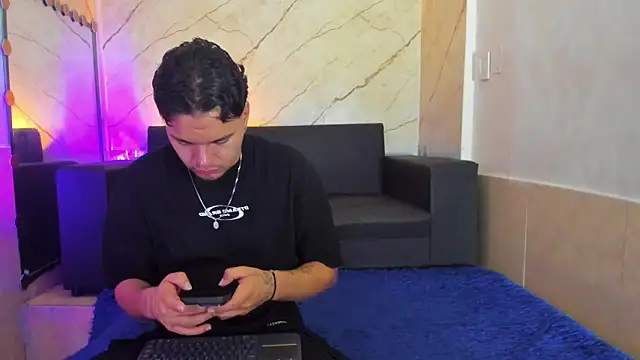 Snapshot of EnriquevillaF chatting on September 11, 2025, 11:54 am EnriquevillaF online show from September 11, 2025, 11:54 am