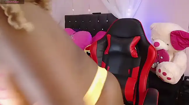 Snapshot of Aliana_Ross chatting on March 17, 2025, 11:42 am Aliana Ross online show from March 17, 2025, 11:42 am