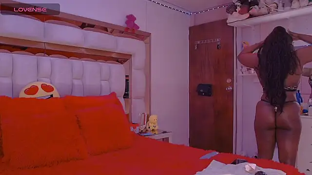 Snapshot of Aliana_Ross chatting on September 11, 2025, 9:20 am Aliana Ross online show from September 11, 2025, 9:20 am