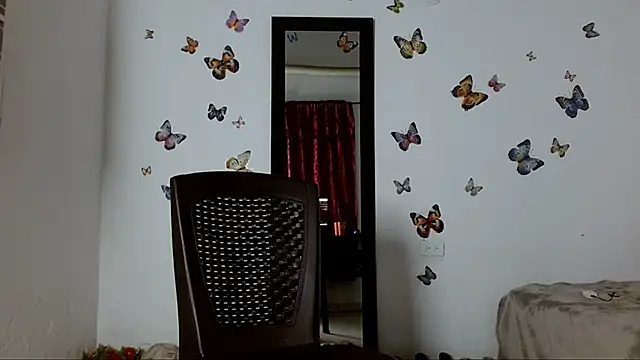 lonelydick2002 online show from April 12, 2026, 7:11 am