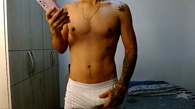 Snapshot of lonelydick2002 chatting on February 22, 2026, 11:28 pm lonelydick2002 online show from February 22, 2026, 11:28 pm