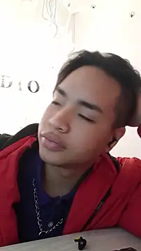 AlecLightwood  online show from October 31, 2025, 10:49 pm