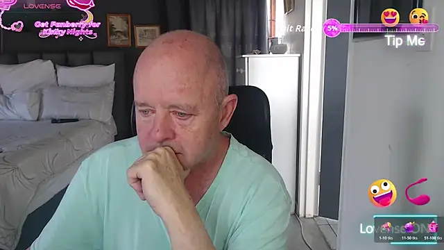 Snapshot of boeslaboes1 chatting on March 8, 2026, 5:33 am boeslaboes1 online show from March 8, 2026, 5:33 am