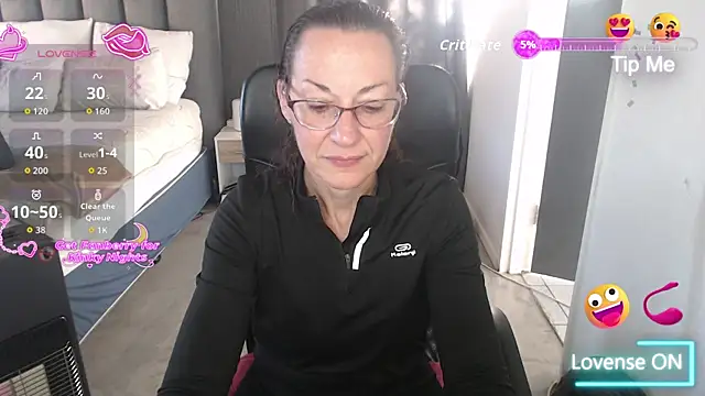 Snapshot of boeslaboes1 chatting on May 9, 2026, 5:55 am boeslaboes1 online show from May 9, 2026, 5:55 am