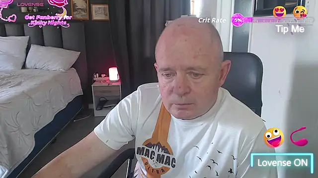 Snapshot of boeslaboes1 chatting on April 4, 2026, 10:44 am boeslaboes1 online show from April 4, 2026, 10:44 am