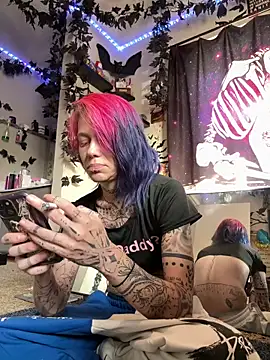 Snapshot of trashbrat chatting on June 13, 2026, 11:45 pm trashbrat online show from June 13, 2026, 11:45 pm