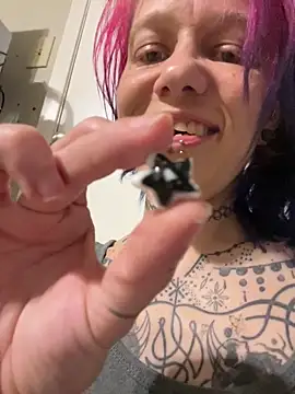 trashbrat online show from May 18, 2026, 4:07 am