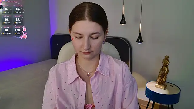 Snapshot of Katty_Bacchus chatting on February 14, 2025, 2:23 pm Katty Bacchus online show from February 14, 2025, 2:23 pm