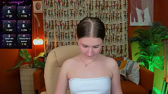 Snapshot of Katty_Bacchus chatting on March 20, 2025, 9:35 pm Katty Bacchus online show from March 20, 2025, 9:35 pm