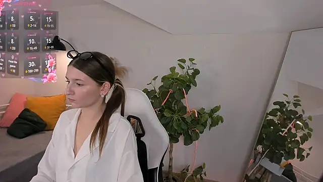 Snapshot of Katty_Bacchus chatting on February 5, 2025, 12:38 pm Katty Bacchus online show from February 5, 2025, 12:38 pm