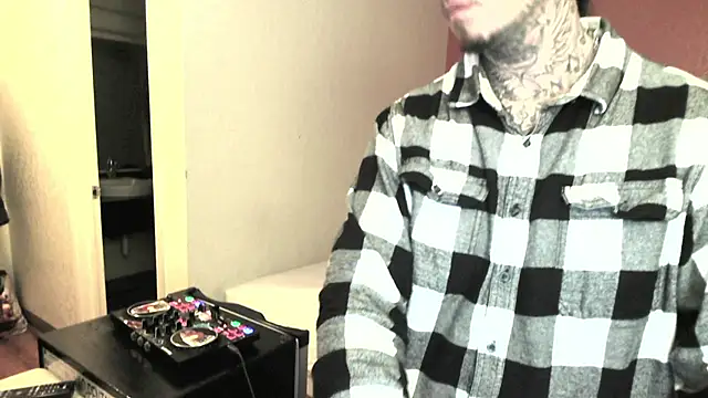 Snapshot of justthetip4209 chatting on February 18, 2025, 11:52 pm justthetip4209 online show from February 18, 2025, 11:52 pm