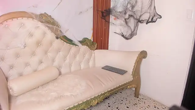 Charlot Vega  online show from October 31, 2025, 10:56 am