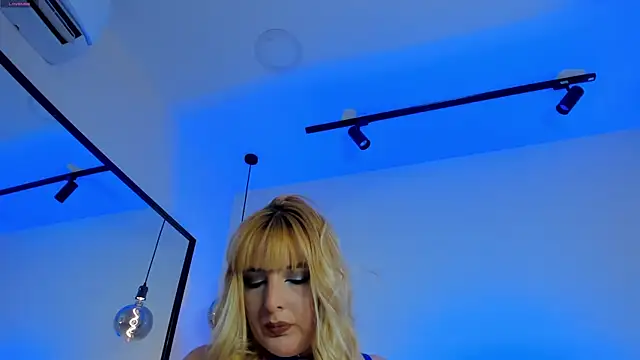 Snapshot of Blue_Angell chatting on September 13, 2025, 11:38 pm Blue Angell online show from September 13, 2025, 11:38 pm