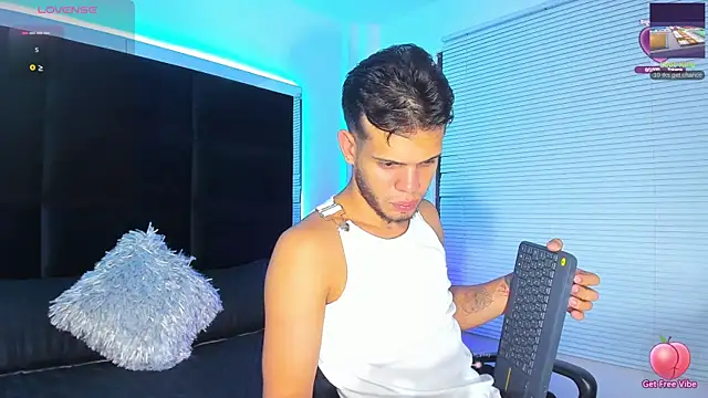 Snapshot of Marcus_Blaze chatting on January 14, 2025, 7:32 pm Marcus Blaze online show from January 14, 2025, 7:32 pm