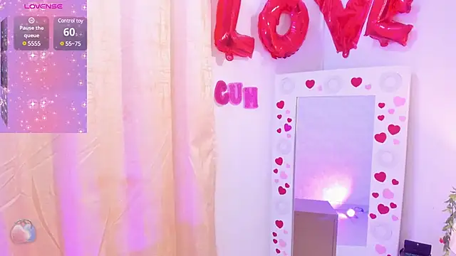 Snapshot of VeronicaOlson_ chatting on March 9, 2025, 10:08 am VeronicaOlson online show from March 9, 2025, 10:08 am