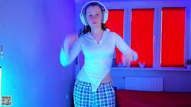 mon lola online show from November 11, 2025, 6:52 am