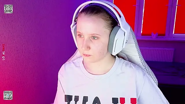 mon lola online show from March 27, 2026, 3:02 pm