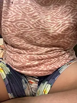 Red-Magic-25 online show from September 17, 2025, 6:15 am