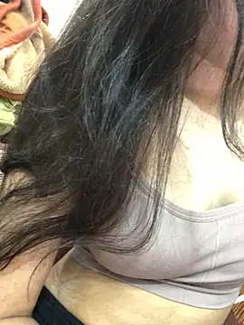 Snapshot of Tanvi_roy98 chatting on February 3, 2025, 9:19 am Tanvi roy98 online show from February 3, 2025, 9:19 am