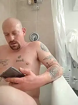 Snapshot of jayjay198080 chatting on January 6, 2025, 10:02 am jayjay198080 online show from January 6, 2025, 10:02 am