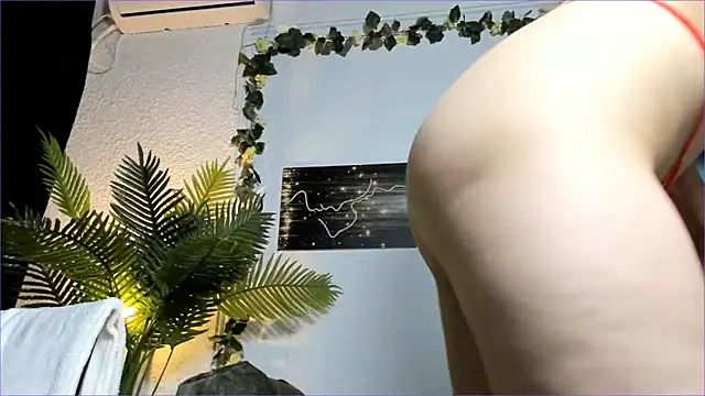 Snapshot of dolce_betty chatting on September 27, 2025, 4:35 pm dolce betty online show from September 27, 2025, 4:35 pm