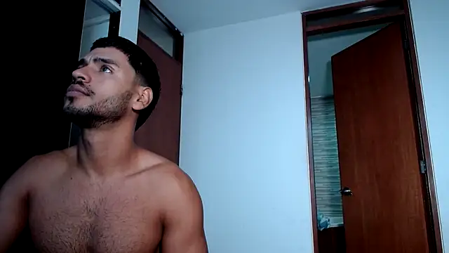 HOTLATINO2025 online show from May 8, 2026, 4:22 pm