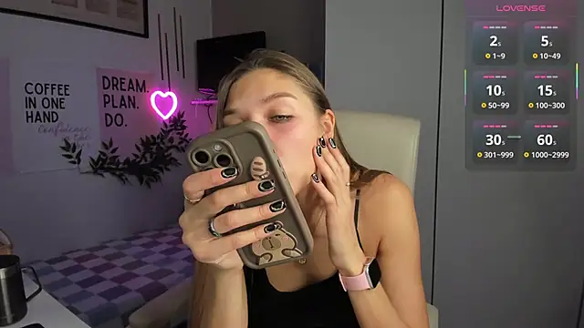 Snapshot of SofiaLolipop chatting on November 26, 2025, 1:44 pm SofiaLolipop online show from November 26, 2025, 1:44 pm