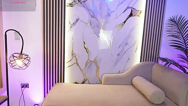 Emma Walkerr  online show from February 27, 2026, 7:03 pm