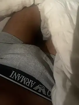 Snapshot of mdnn77 chatting on February 21, 2025, 1:00 am mdnn77 online show from February 21, 2025, 1:00 am