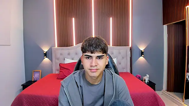 Tommy18   online show from October 29, 2025, 3:27 am