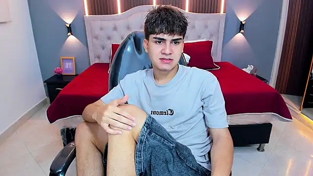 Tommy18   online show from May 14, 2026, 3:25 am