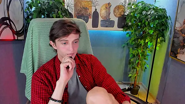 John Weasley online show from December 18, 2025, 1:37 pm