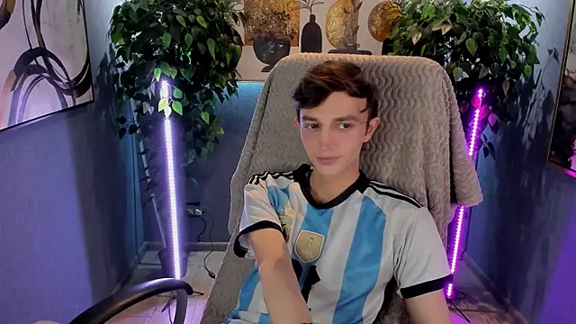 John Weasley online show from December 3, 2025, 1:54 pm