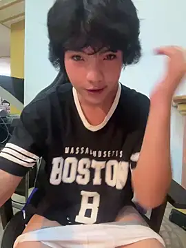 AllanYong18 online show from March 6, 2025, 6:08 am