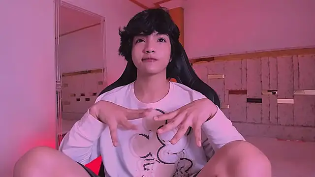 AllanYong18 online show from March 14, 2025, 9:35 am