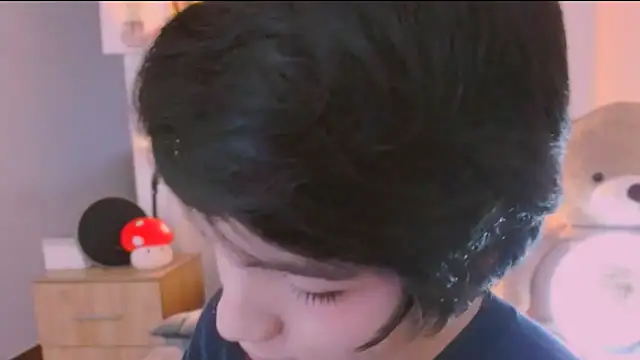 Snapshot of AllanYong18 chatting on March 28, 2026, 11:33 am AllanYong18 online show from March 28, 2026, 11:33 am