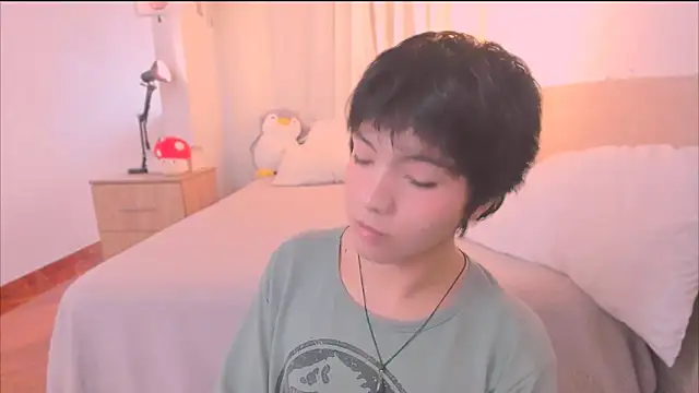 AllanYong18 online show from February 8, 2026, 1:20 pm