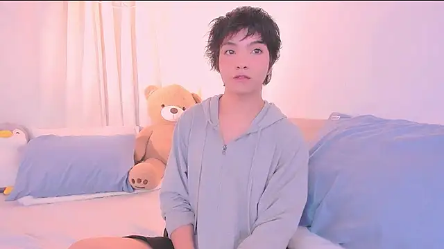 AllanYong18 online show from January 10, 2026, 12:44 pm