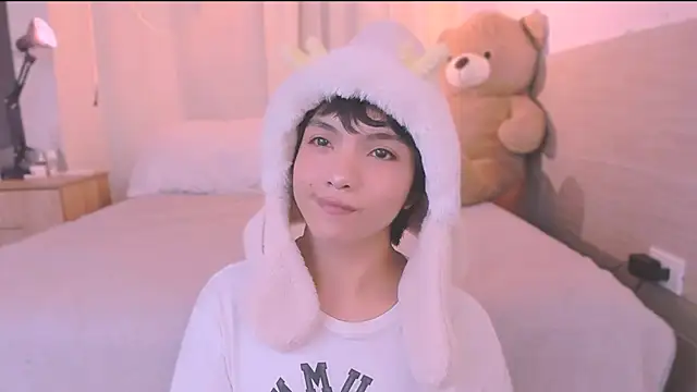 AllanYong18 online show from September 20, 2025, 2:16 am