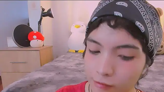 Snapshot of AllanYong18 chatting on March 13, 2026, 12:10 pm AllanYong18 online show from March 13, 2026, 12:10 pm